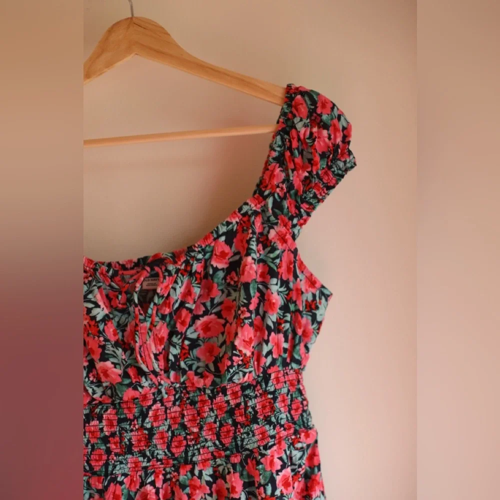 Old Navy Floral Smocked Waist Dress – cottage core - red - M | Easter Dress - Picture 2 of 8